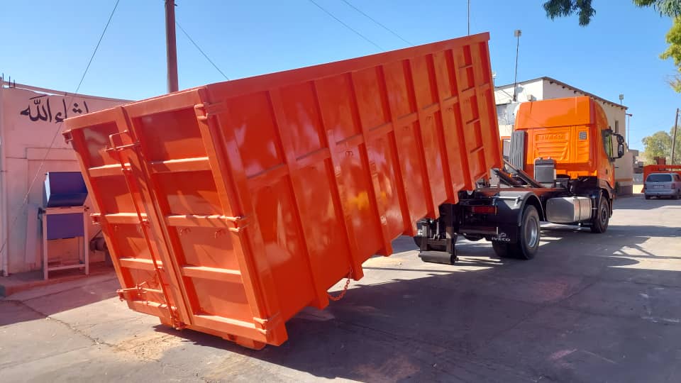 مخطاف لرفع صناديق القمامة 2 طن