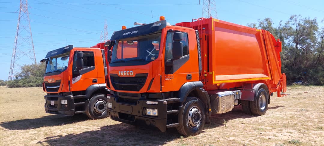 ضاغطة قمامة صناعية