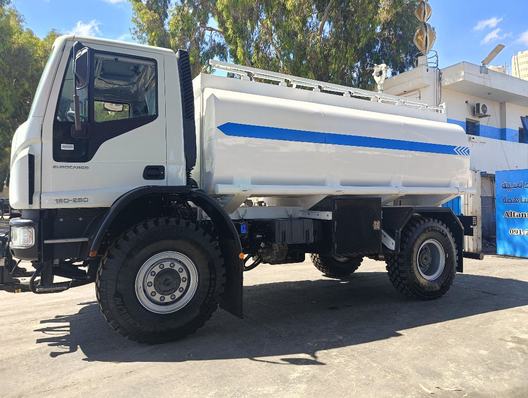 خزانات نقل مياه + وقود 20000 - 10000 لتر